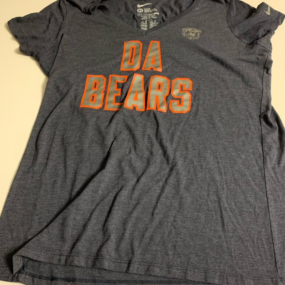 Nice gently used Nike Chicago Bears T-Shirt with V-Neck. Size Womens XL.